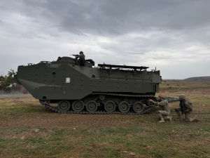 Statele Unite au livrat nouă vehicule amfibii României